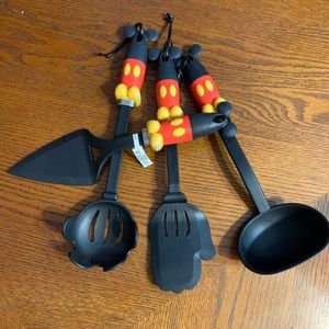 Disney 4-piece kitchen utensils- New!